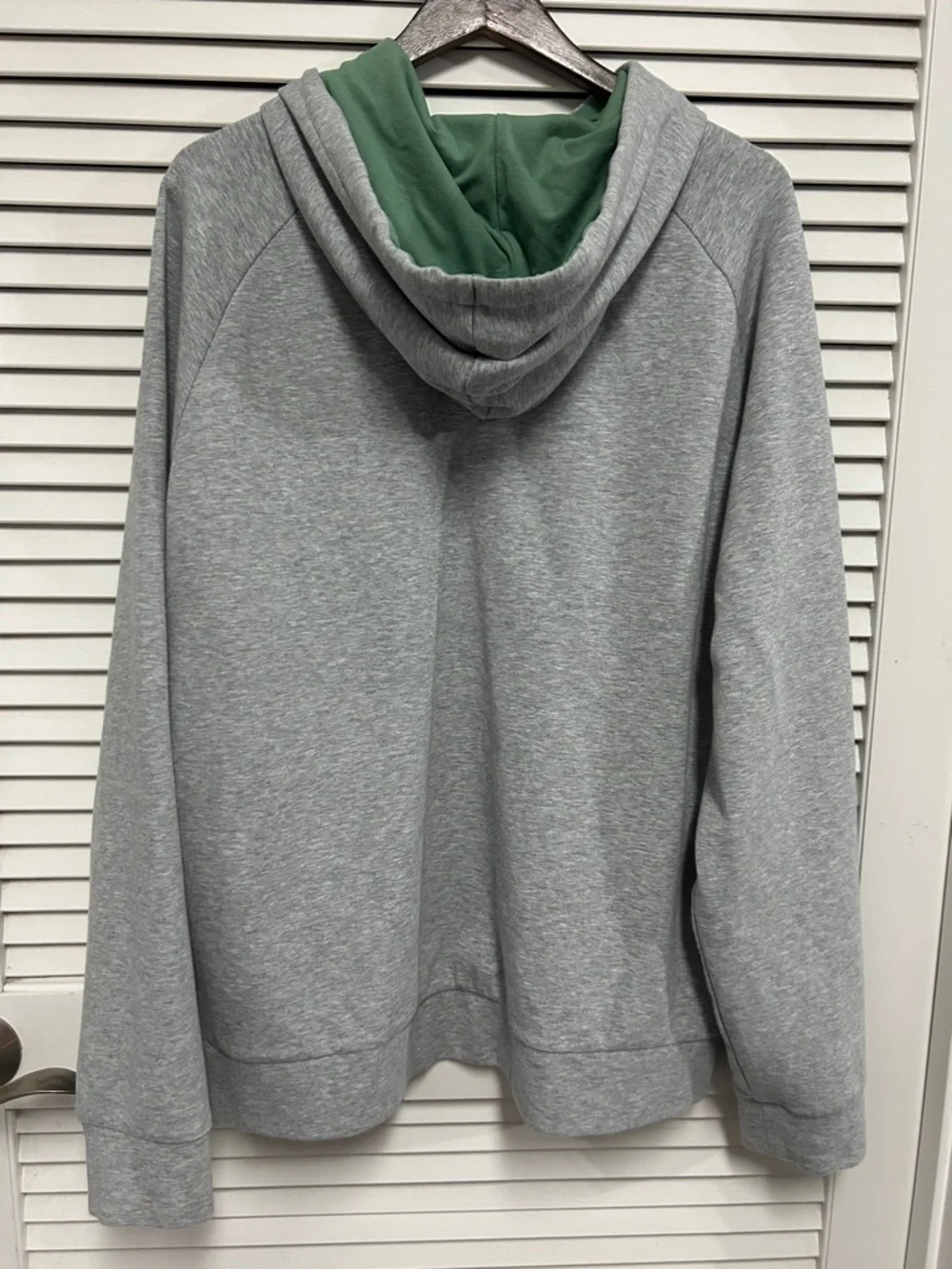 Peloton Men’s Gray Pullover with Green Hood Lining XL